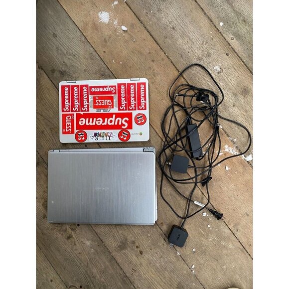 BROKEN LAPTOP LOT - ASUS Chromebook C302C & Acer Aspire - With 3 Untested Cords - Picture 7 of 12